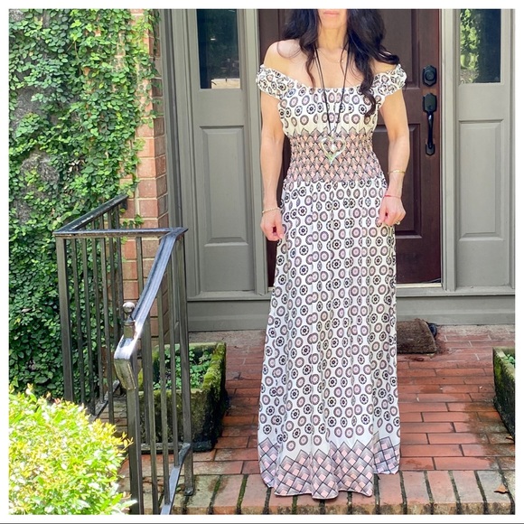 ✨LAST 1✨PRETTY OFF THE SHOULDER PEASANT MAXI DRESS - Picture 8 of 8